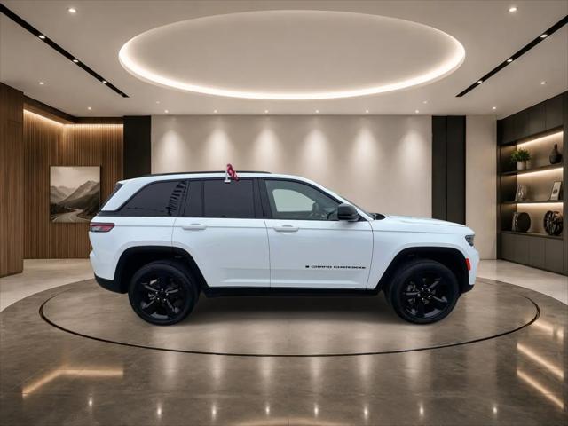 2023 Jeep Grand Cherokee Altitude 4x4