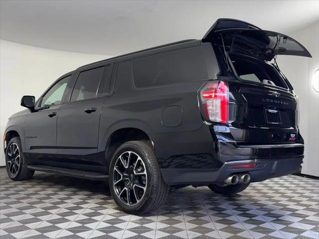 2022 Chevrolet Suburban 4WD RST