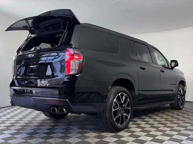 2022 Chevrolet Suburban 4WD RST