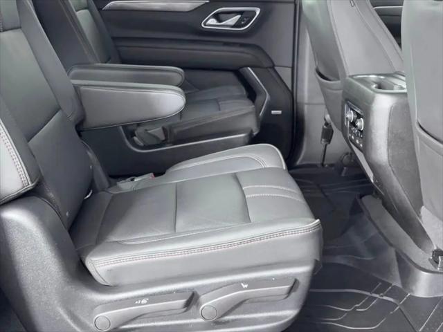 2022 Chevrolet Suburban 4WD RST