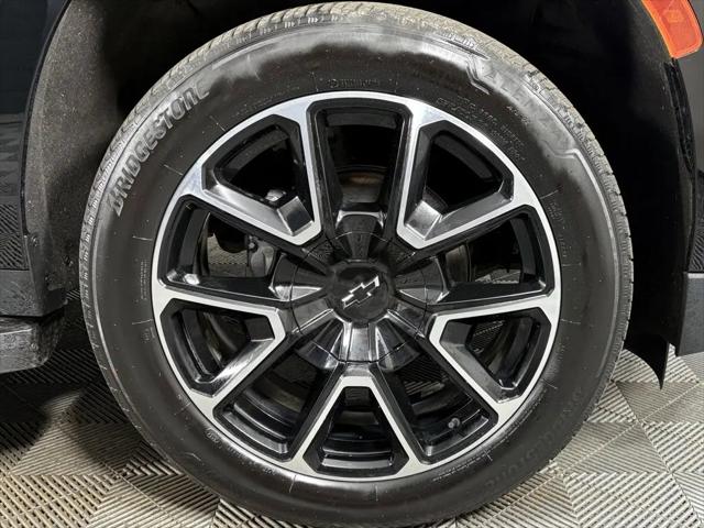 2022 Chevrolet Suburban 4WD RST