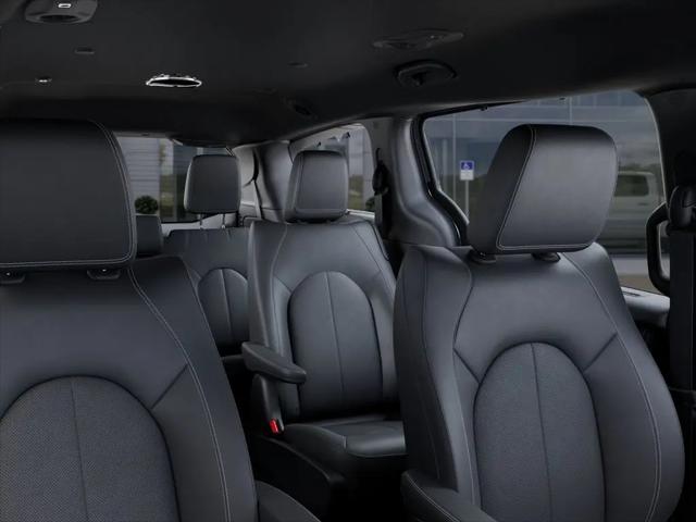 2027 Chrysler Pacifica Select AWD