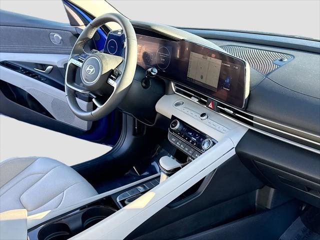 2025 Hyundai Elantra Hybrid Limited