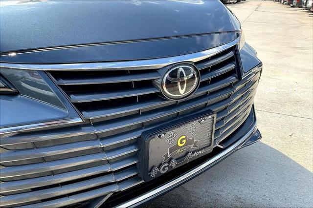 2022 Toyota Avalon XLE