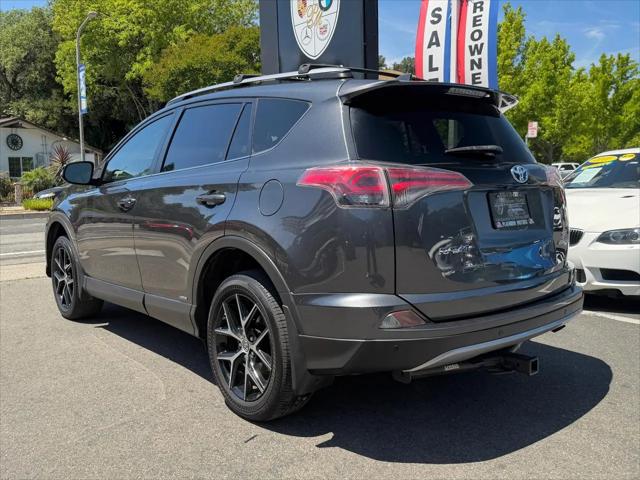 2018 Toyota RAV4 Hybrid SE