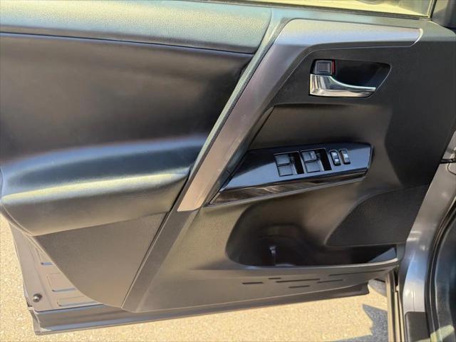 2018 Toyota RAV4 Hybrid SE