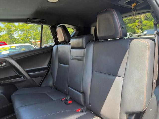 2018 Toyota RAV4 Hybrid SE