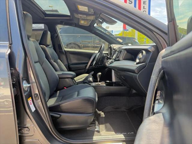 2018 Toyota RAV4 Hybrid SE