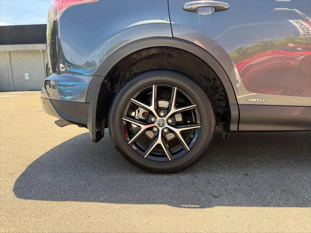 2018 Toyota RAV4 Hybrid SE
