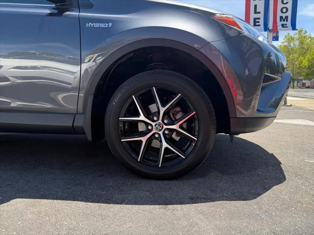 2018 Toyota RAV4 Hybrid SE
