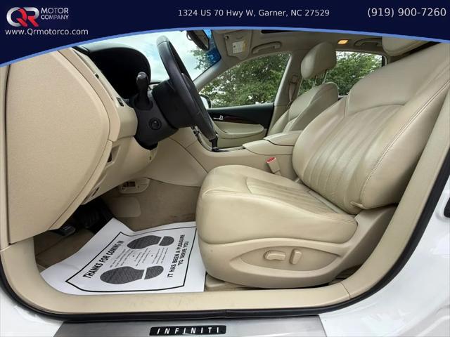 2017 INFINITI QX50 Standard