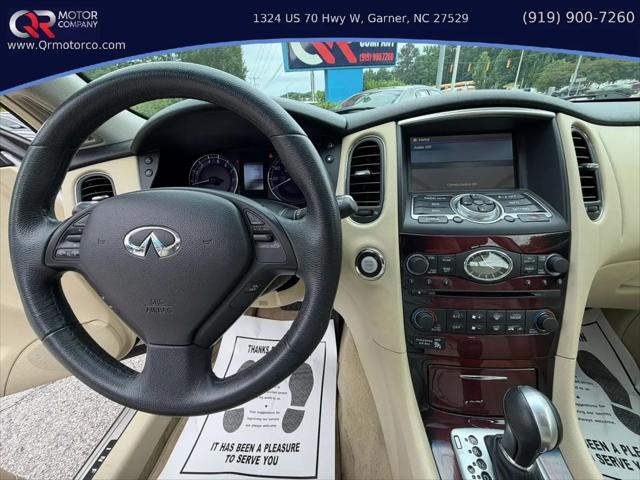 2017 INFINITI QX50 Standard