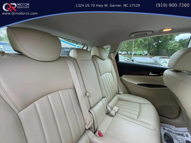2017 INFINITI QX50 Standard