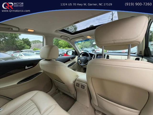 2017 INFINITI QX50 Standard