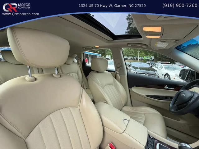 2017 INFINITI QX50 Standard
