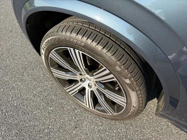 2024 Volvo XC90 B6 Ultimate Bright Theme 7-Seater