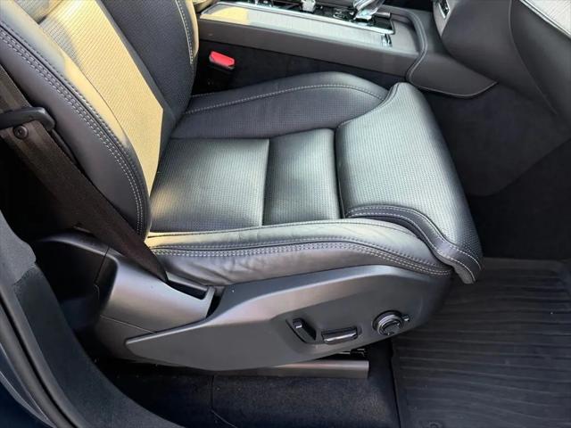 2024 Volvo XC90 B6 Ultimate Bright Theme 7-Seater