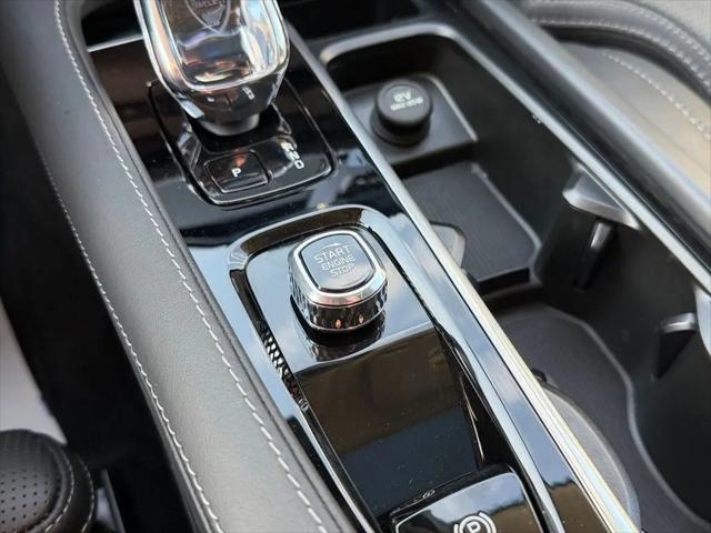 2024 Volvo XC90 B6 Ultimate Bright Theme 7-Seater