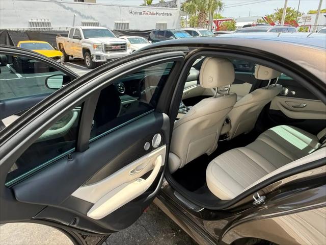 2017 Mercedes-Benz E-CLASS E 300 E 300