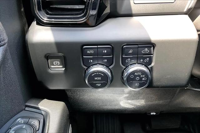 2024 GMC Sierra 1500 4WD Crew Cab Short Box AT4