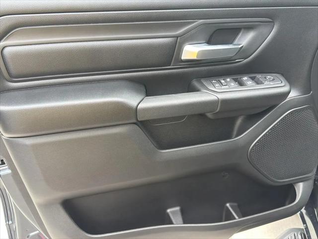 2026 Ram 1500 Express Crew Cab 4x4 57 Box