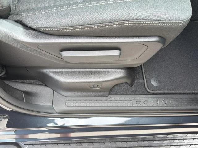 2026 Ram 1500 Express Crew Cab 4x4 57 Box