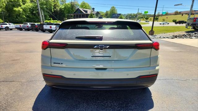 2027 Chevrolet Bolt LT FWD