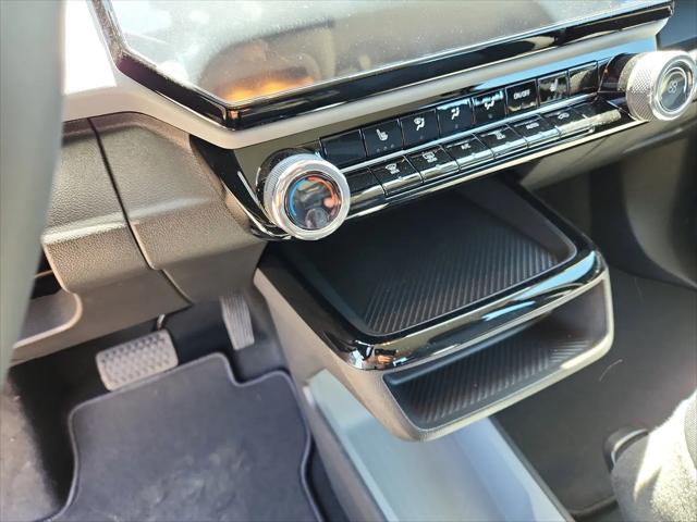 2027 Chevrolet Bolt LT FWD