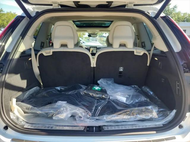 2026 Volvo XC90 Ultra Dark Theme, B6 AWD Gas (mild hybrid), Gasoline, 6 Seats