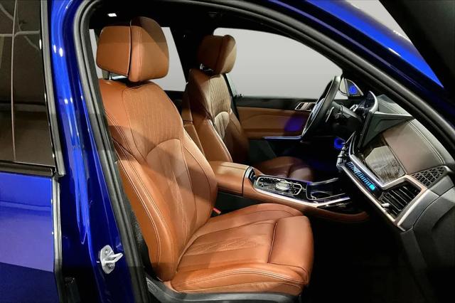 2025 BMW X7 M60i
