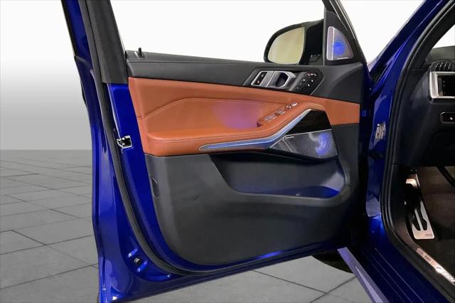 2025 BMW X7 M60i