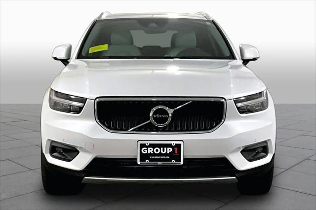 2021 Volvo XC40 T5 Momentum