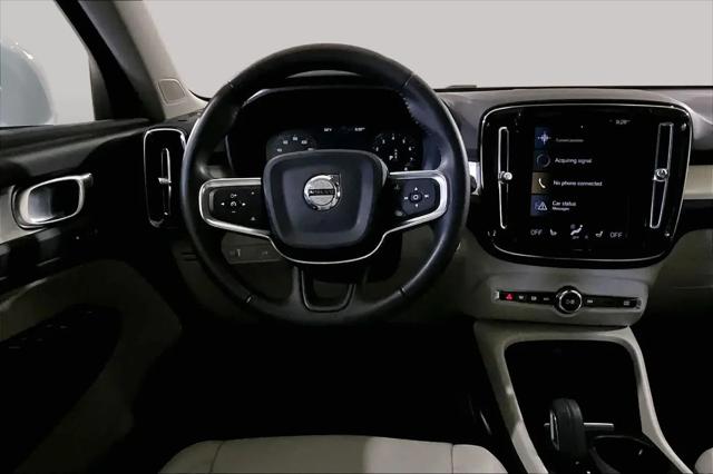 2021 Volvo XC40 T5 Momentum