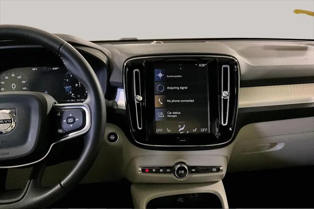 2021 Volvo XC40 T5 Momentum