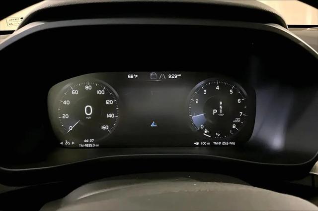 2021 Volvo XC40 T5 Momentum