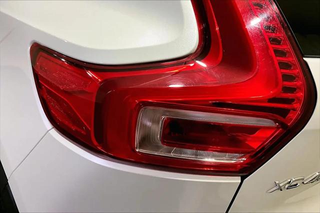 2021 Volvo XC40 T5 Momentum