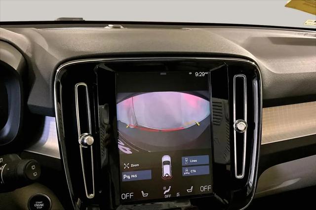 2021 Volvo XC40 T5 Momentum
