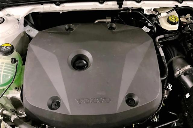 2021 Volvo XC40 T5 Momentum