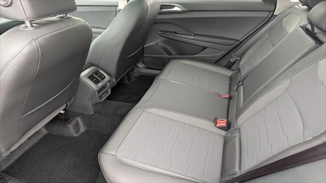 2026 Volkswagen Taos SE Black