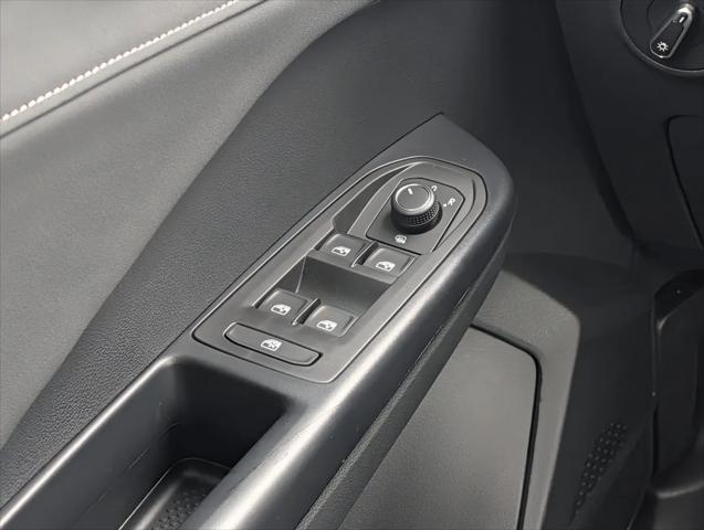 2026 Volkswagen Taos SE Black