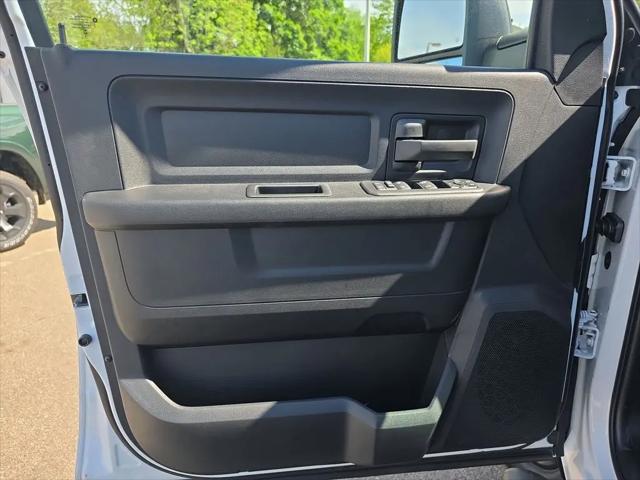 2026 Ram 2500 Black Express Crew Cab 4x4 6'4" Box