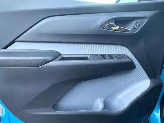 2027 Chevrolet Bolt LT FWD