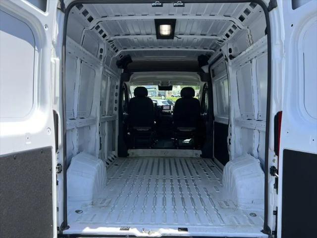 2025 Ram ProMaster 2500 Cargo Van Tradesman High Roof 136" WB w/Pass Seat
