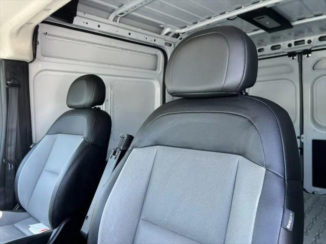 2025 Ram ProMaster 2500 Cargo Van Tradesman High Roof 136" WB w/Pass Seat