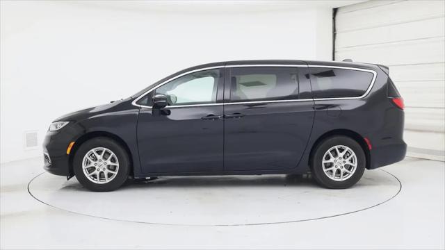 2024 Chrysler Pacifica Touring