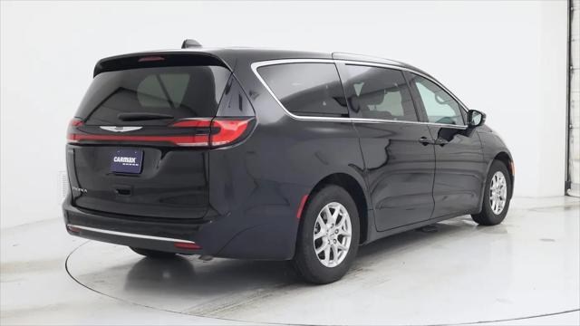 2024 Chrysler Pacifica Touring