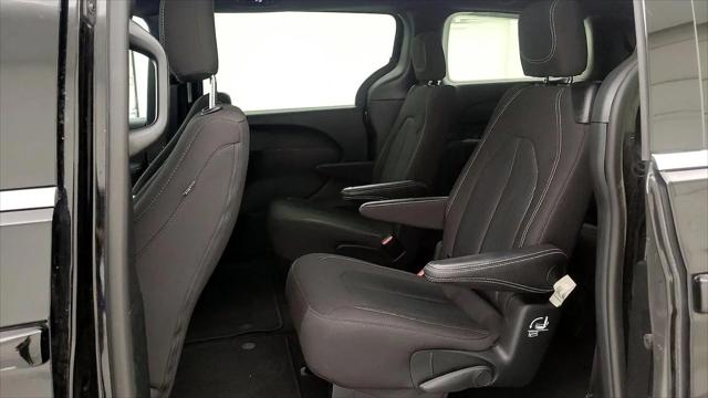 2024 Chrysler Pacifica Touring