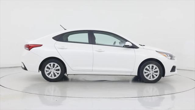 2022 Hyundai Accent SE