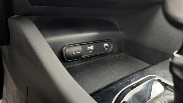 2022 Kia K5 EX