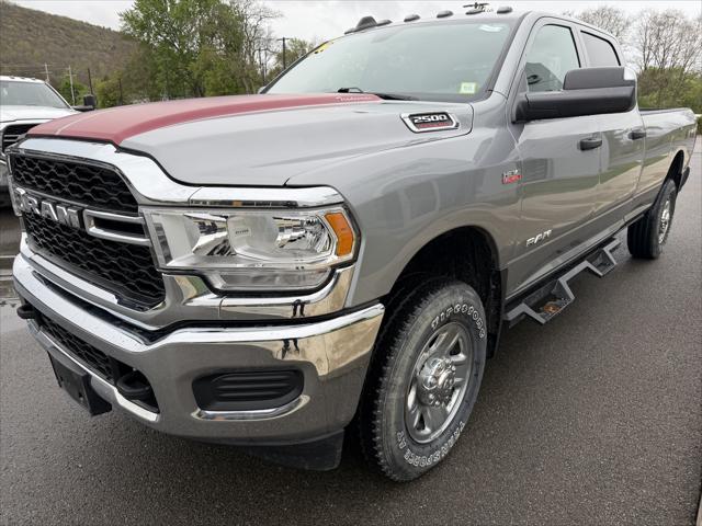 2022 RAM 2500 Tradesman Crew Cab 4x4 8 Box